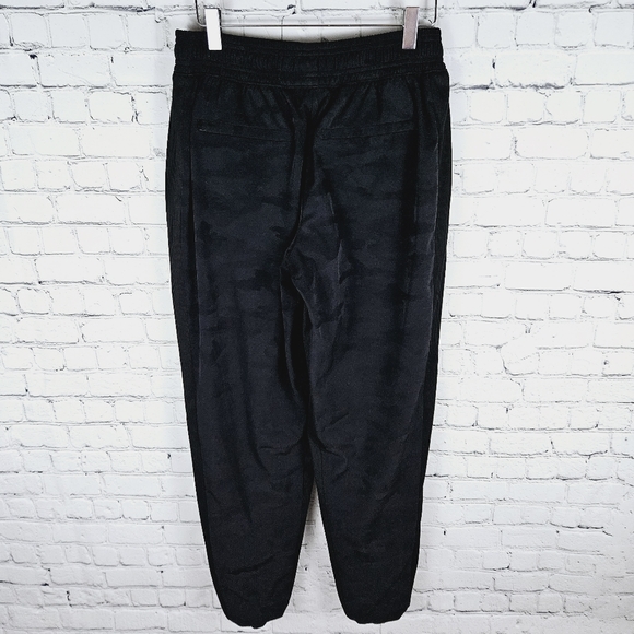 ATHLETA | Brooklyn lined camo jogger stretch athletic pants - Picture 3 of 10